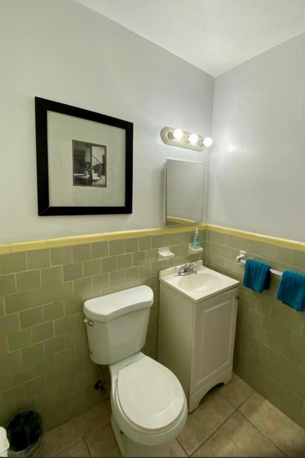 Hallandale Beach Motel With Free Parking And Full Kitchen ! No Extra Fees! Accepting Cash! Екстер'єр фото