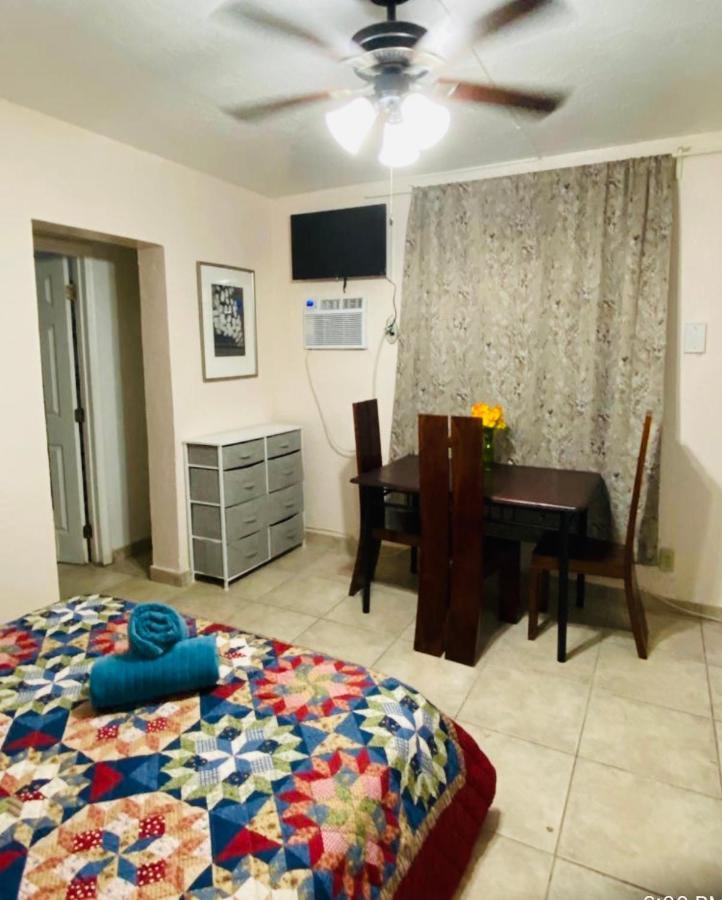 Hallandale Beach Motel With Free Parking And Full Kitchen ! No Extra Fees! Accepting Cash! Екстер'єр фото