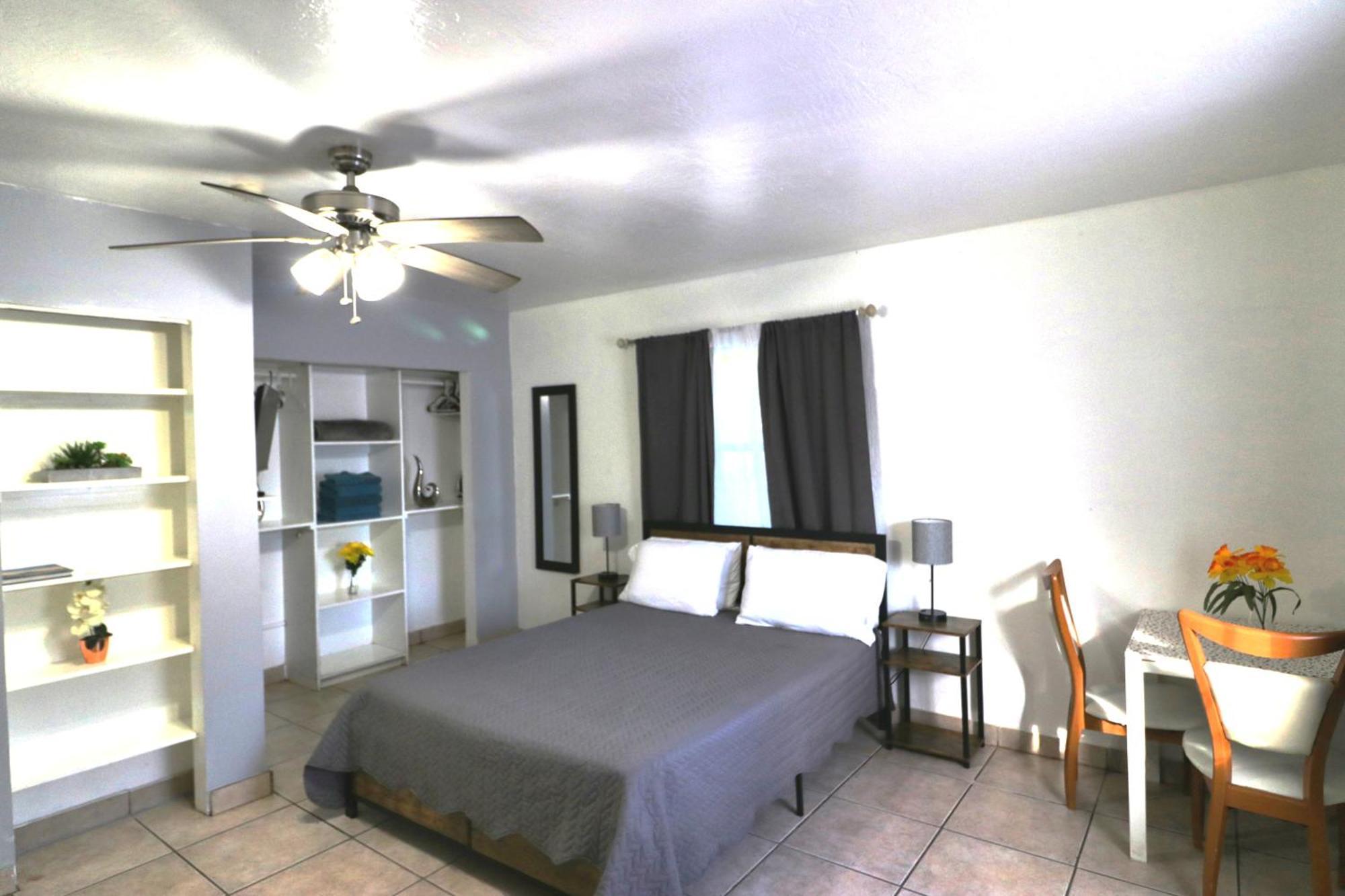 Hallandale Beach Motel With Free Parking And Full Kitchen ! No Extra Fees! Accepting Cash! Екстер'єр фото