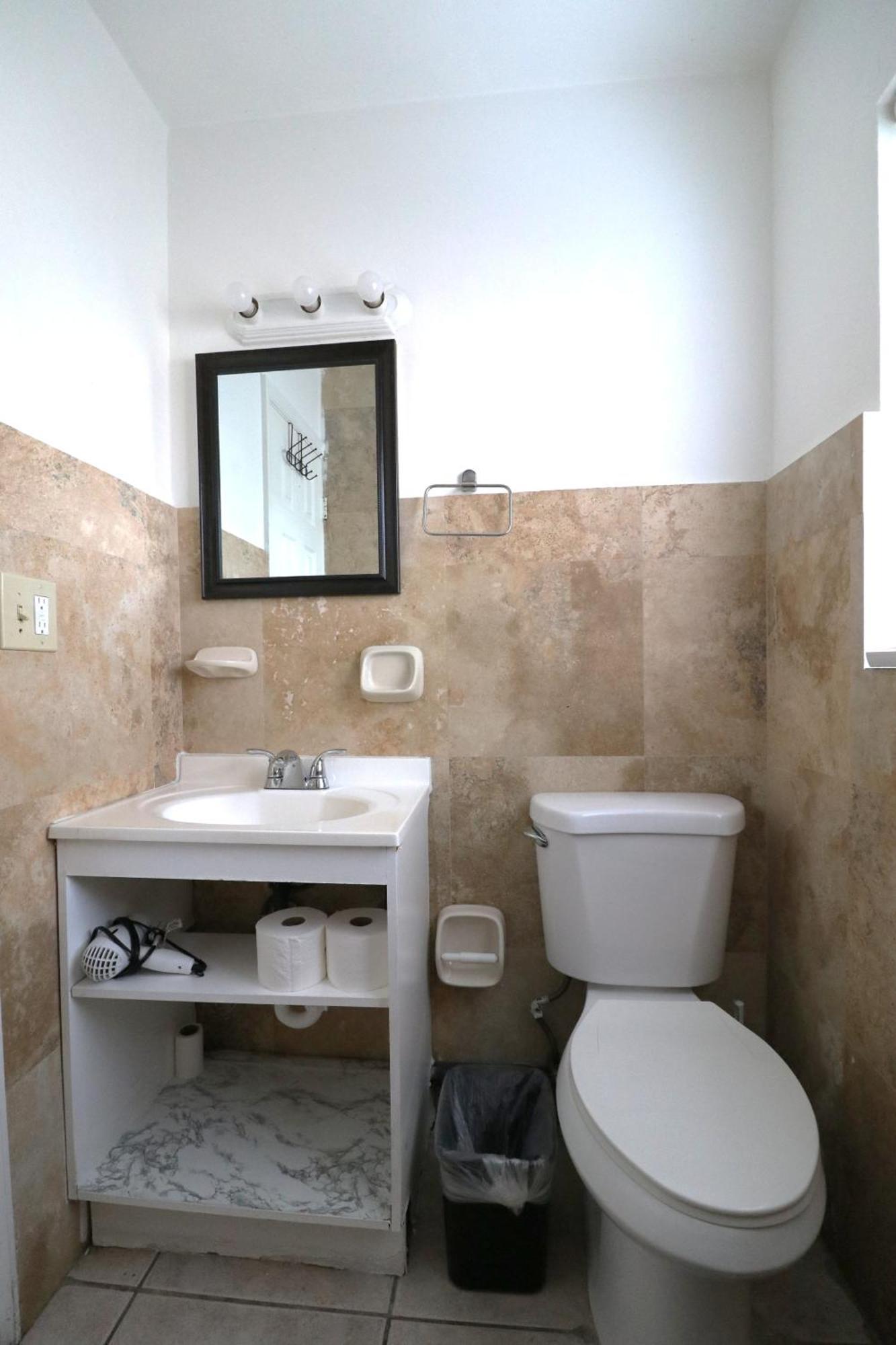 Hallandale Beach Motel With Free Parking And Full Kitchen ! No Extra Fees! Accepting Cash! Екстер'єр фото