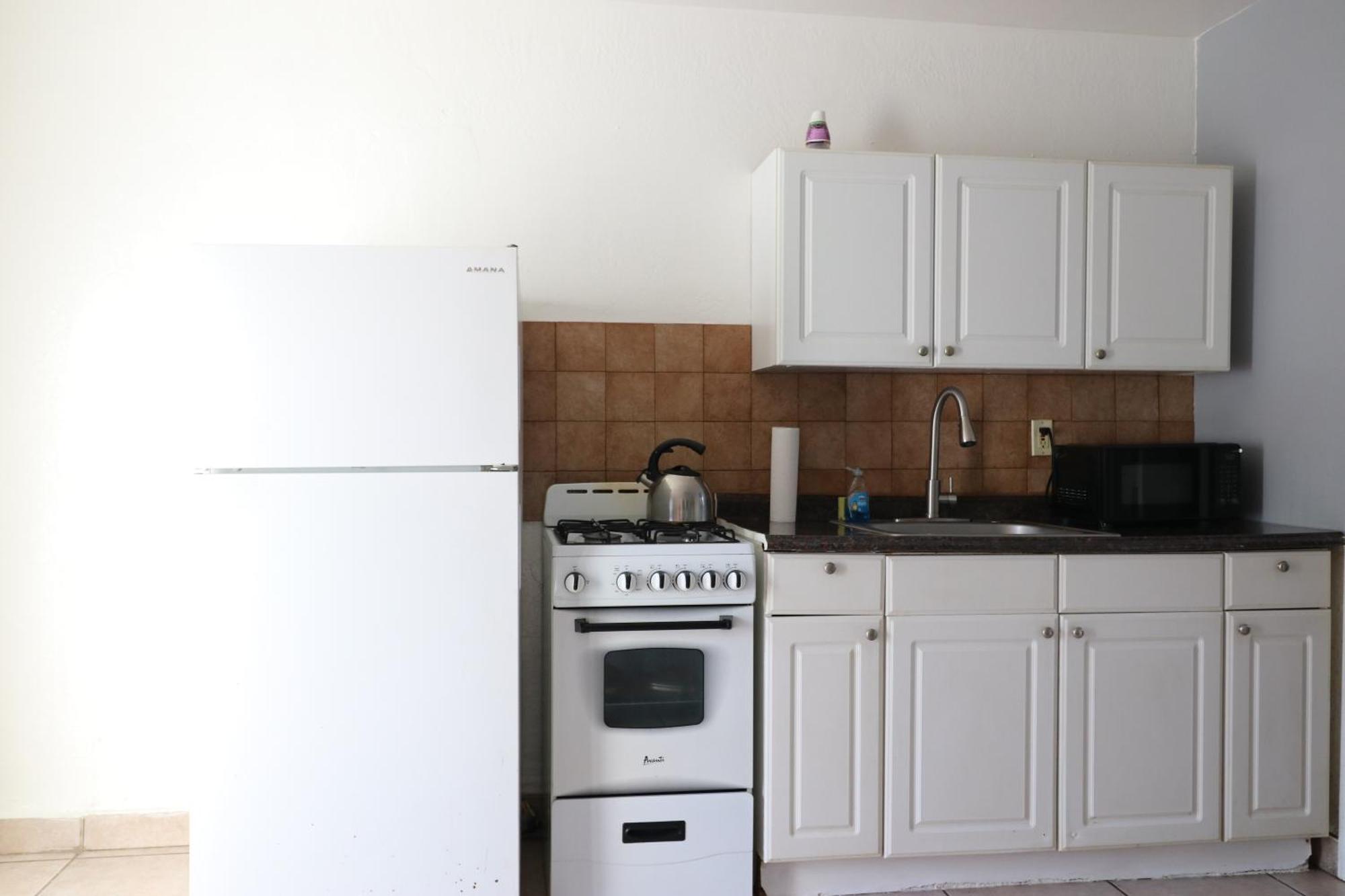Hallandale Beach Motel With Free Parking And Full Kitchen ! No Extra Fees! Accepting Cash! Екстер'єр фото